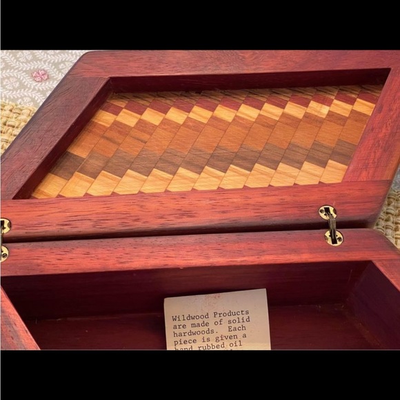 WILDWOOD handcrafted box in pristine - Picture 8 of 8
